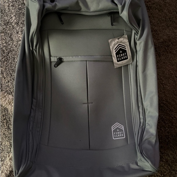 22” upright rolling carry on - Picture 1 of 6